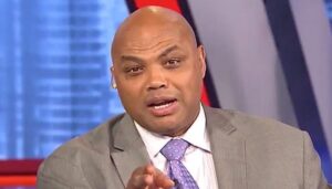 NBA – Charles Barkley se mêle au débat du visage de la ligue : « C’est lui qui est en train de le devenir »