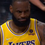 NBA – « Il était en train d’annoncer le système, LeBron lui a arraché la tablette des mains et… »